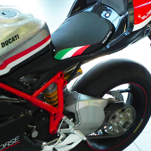 Complete seat with Ducati original bottom and fixing system "Tri - Klik op de afbeelding om het venster te sluiten