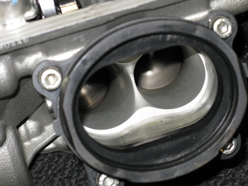 Ducati Corse1198RS/F cilinderkop vertikaal. - Klik op de afbeelding om het venster te sluiten