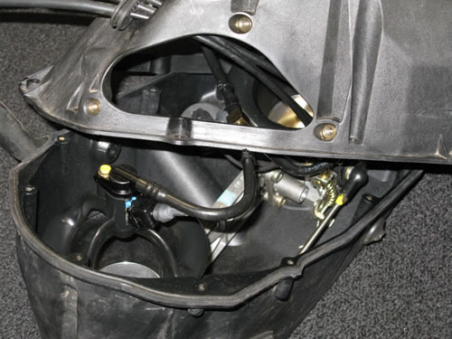Ducati 749R airbox and throttleboxes - Klik op de afbeelding om het venster te sluiten