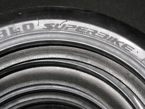 Pirelli Diablo Superbike 16,5 inch Slick SET SORRY SOLD - Klik op de afbeelding om het venster te sluiten
